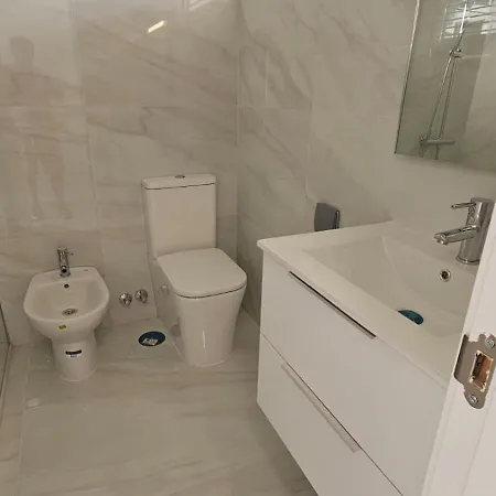 Ponderosa, Americas Адехе