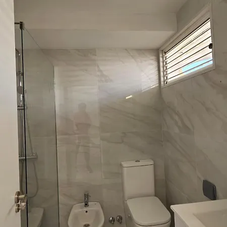 Ponderosa, Americas * אדחה