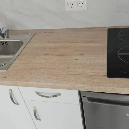 Ponderosa, Americas Apartment *